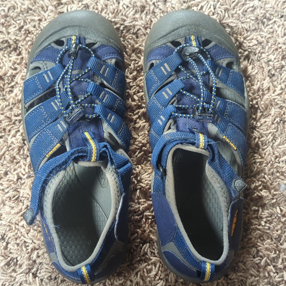 Boys Size 6 Keen Sandals